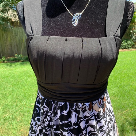 EN FOCUS STUDIO black white tropical floral print sleeveless square neck dress - Picture 3 of 9